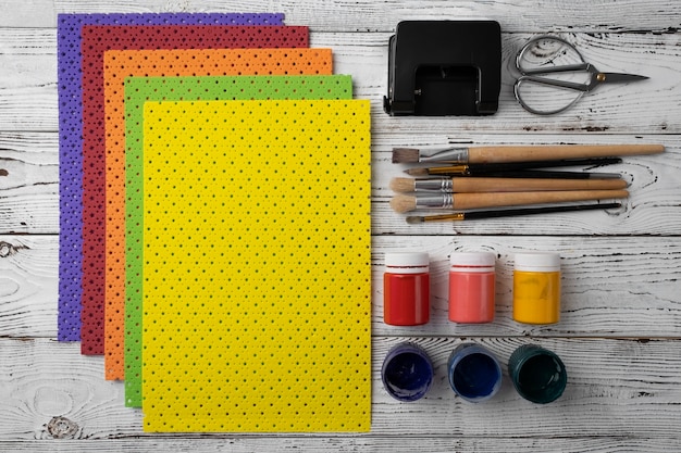 Zestaw trzech haftów i instrukcja